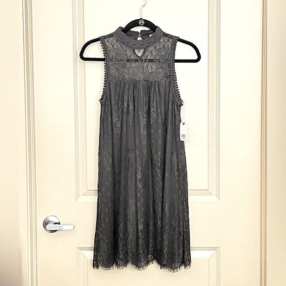 Coco + jaimeson Delicate Lace Sleeveless Dark Grey Mini Shift Dress NWT - Picture 1 of 8